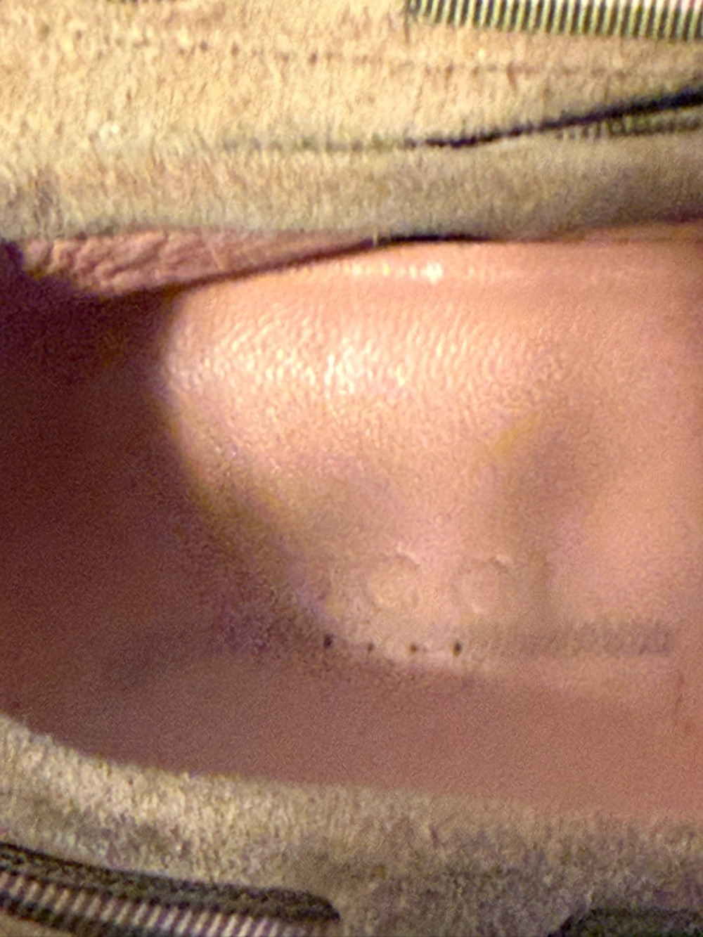 Gucci Beige Suede Women's Moccasins with Pink Insole and Ribbon Bow - Picture 6 of 12